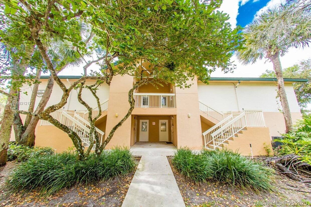 Primary Photo - 9901 Westview Dr
