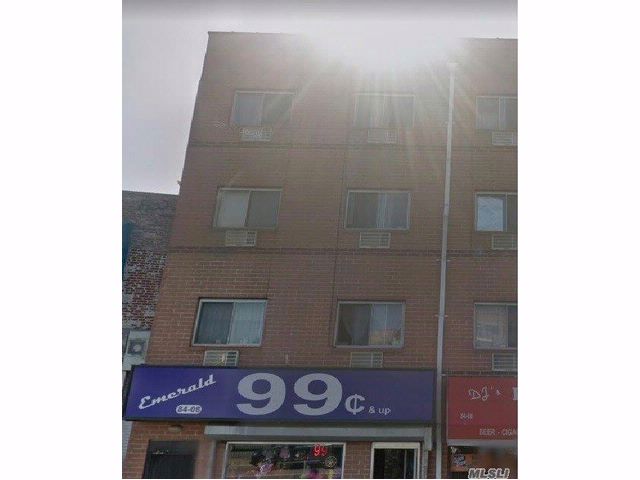 Foto principal - 8408 Queens Blvd