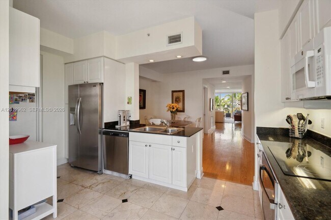 Building Photo - 701 Crandon Blvd