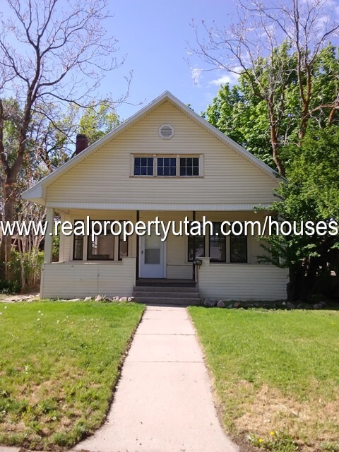 Primary Photo - 3 Bedroom 1 Bath Ogden home Available NOW!
