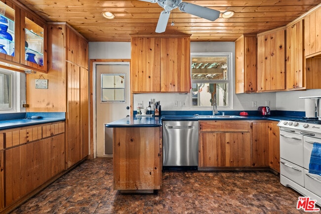 Foto del edificio - 545 Norwich Dr