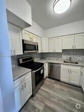 Building Photo - 7441 Wayne Ave