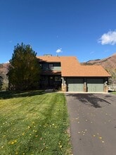 Building Photo - 645 Canyon Creek Dr