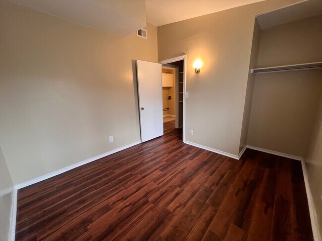 Building Photo - 1012 Belaire Ave