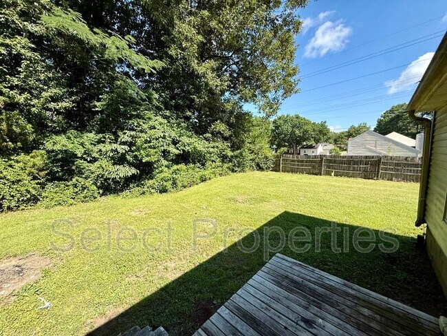 Foto del edificio - 1401 Elmdale Pl