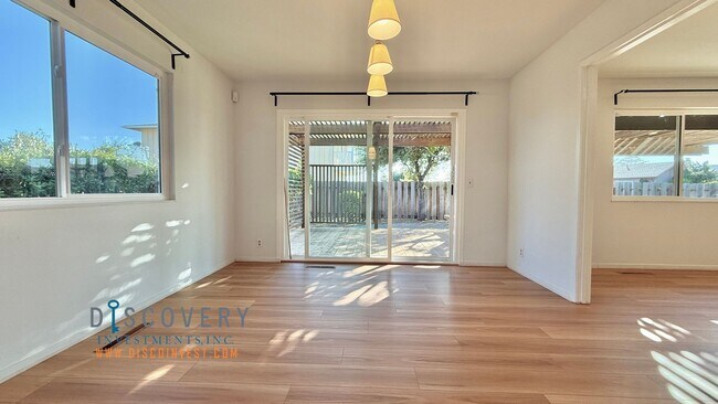Foto del edificio - Modern Ranch-Style Retreat in the Oakland ...