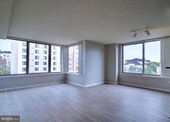 Foto del edificio - 2726 Gallows Rd