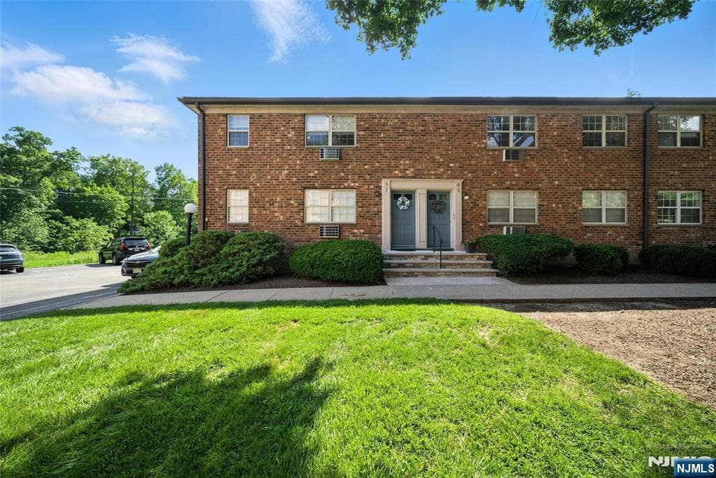 Primary Photo - 19 Savage Rd