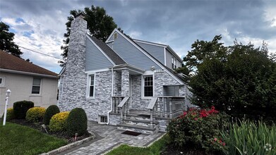 Building Photo - 220 Grand Ave