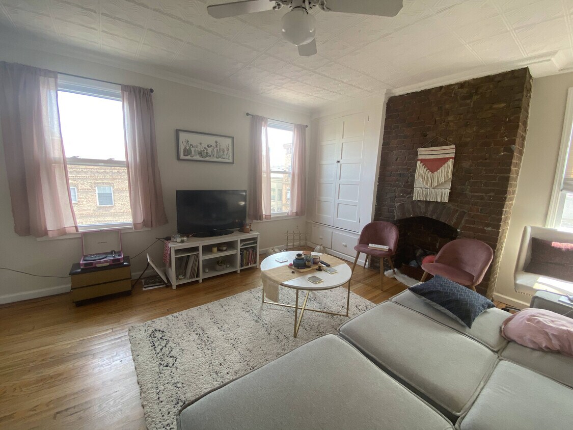 Primary Photo - 135 Brunswick St