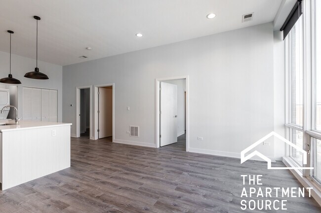 Foto del edificio - 2247 W Lawrence Ave