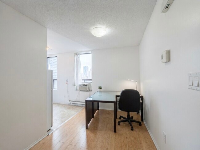 Photo du bâtiment - 249 Logan Ave