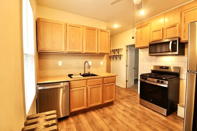 Foto del edificio - 3807 N Narragansett Ave