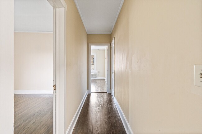 Foto del edificio - 409 Plandome Rd