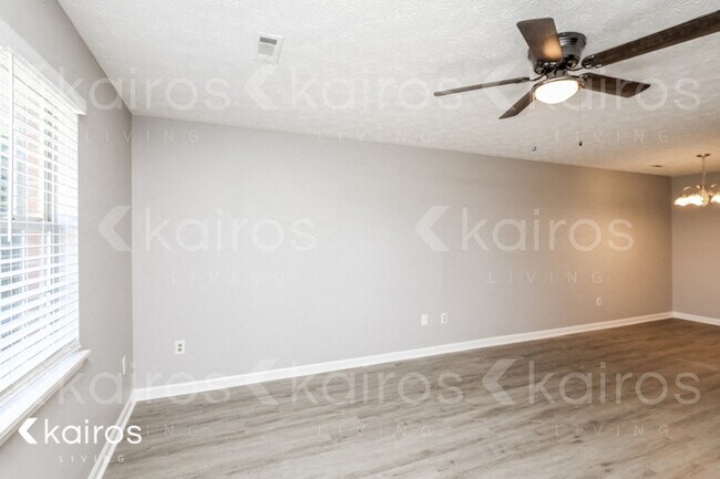 Foto del edificio - 208 Deer Pkwy