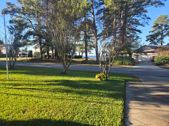 Foto del edificio - 121 Shore Dr