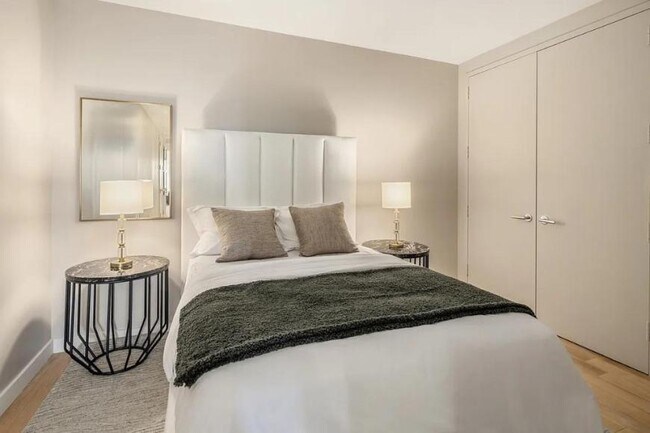 Building Photo - 1 bedroom in New York NY 10005