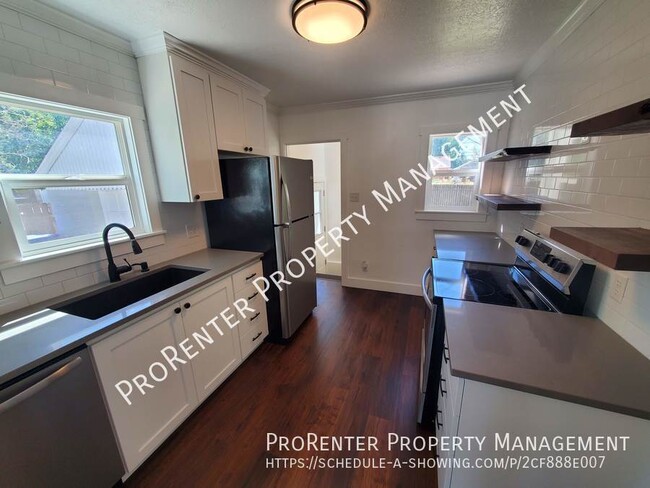 Building Photo - 145 W 200 N