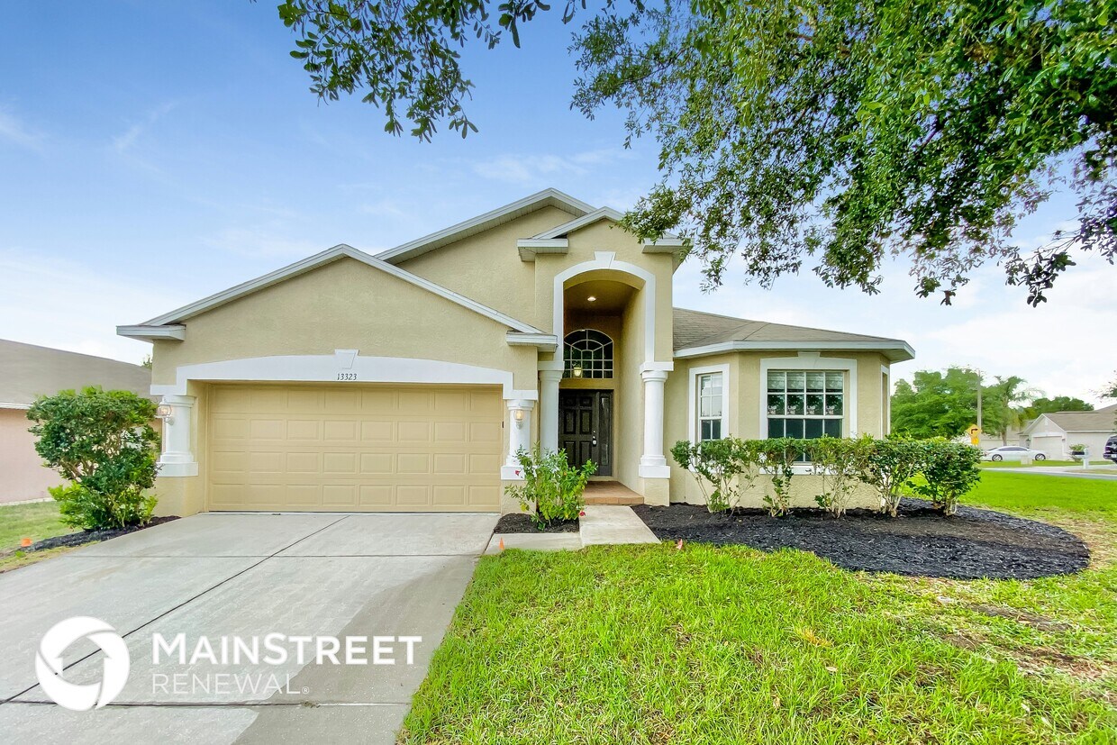 Foto principal - 13323 Bainbridge Way
