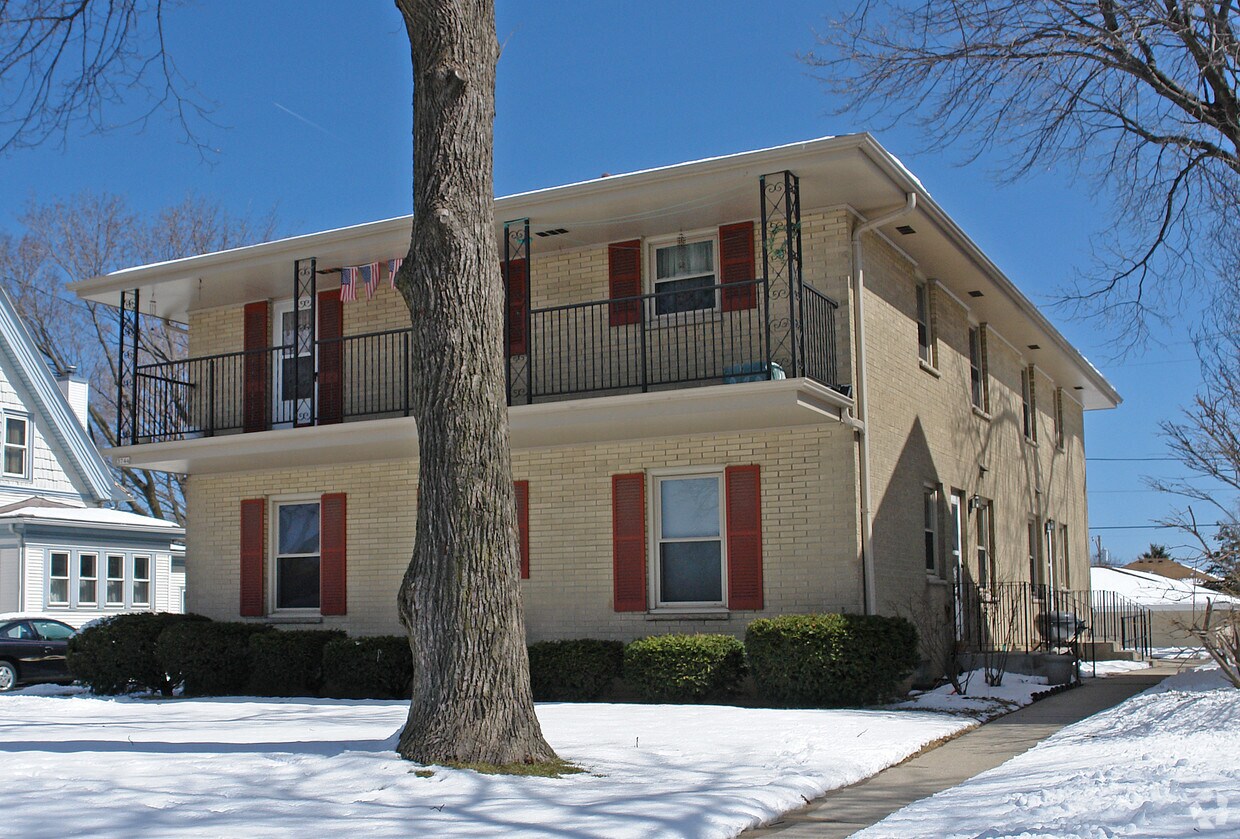 Foto del edificio - 3744 S Howell Ave