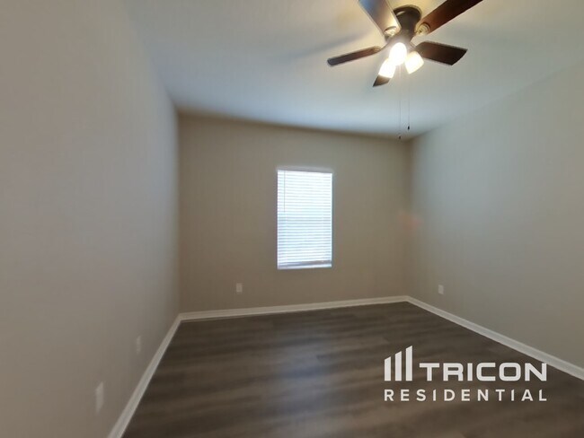Foto del edificio - 2245 Litchfield Lp