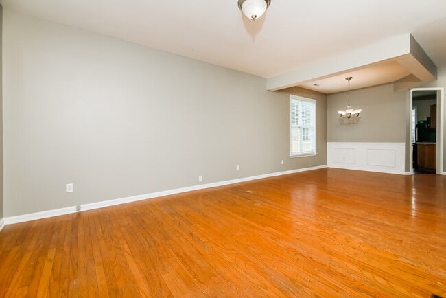 Building Photo - 141 Hutson Ln