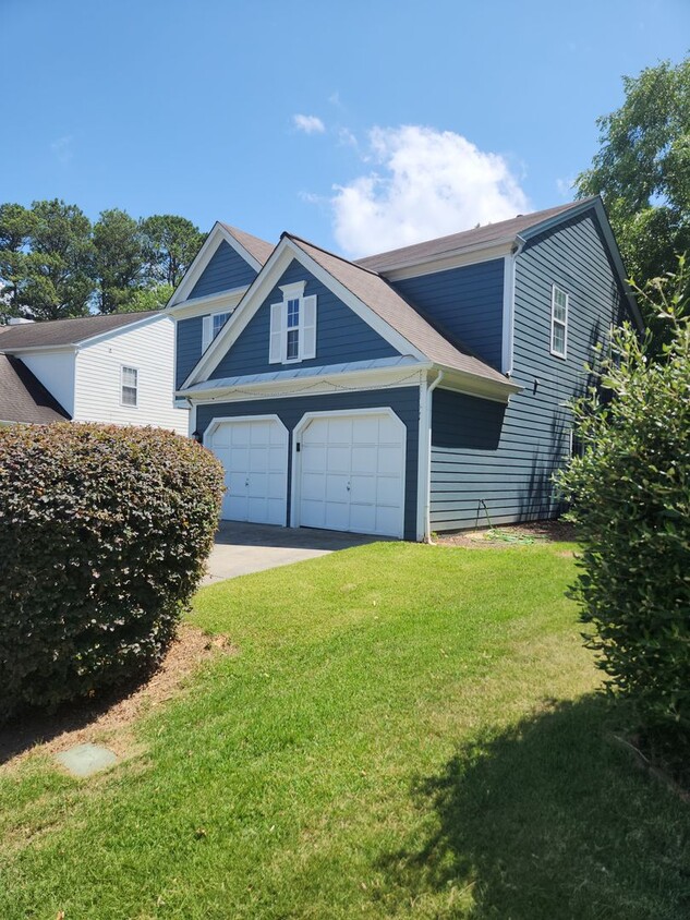 Primary Photo - Beautiful Home---Off Powers Ferry, Marietta