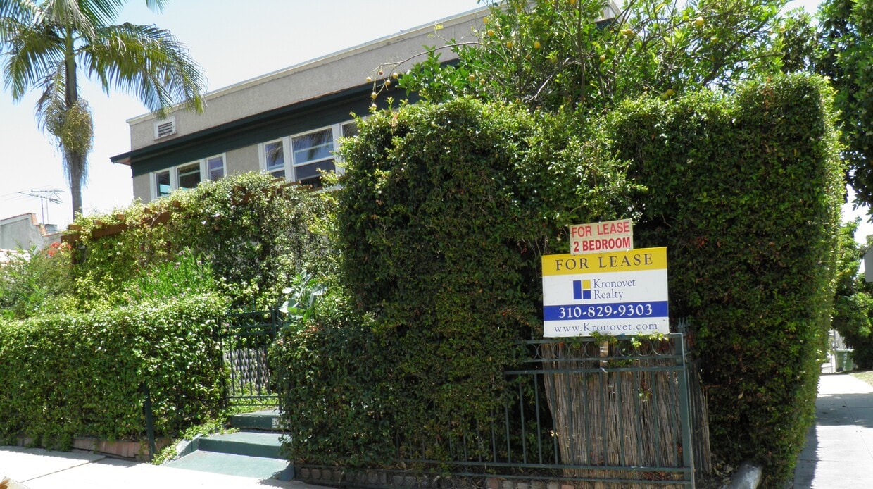 Primary Photo - 1096 West Blvd