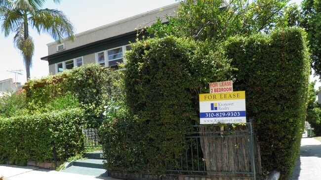 Building Photo - 1096 West Blvd