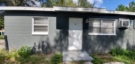 Building Photo - 8215 N 17th St