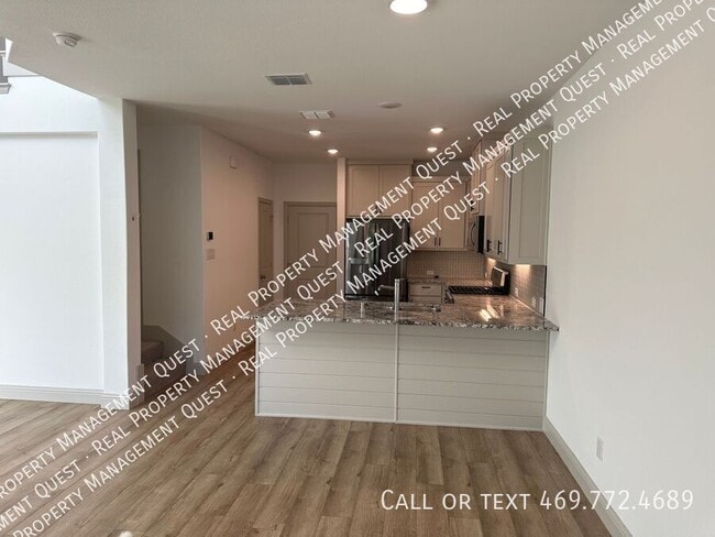 Building Photo - 4553 Cypress Thorn Dr