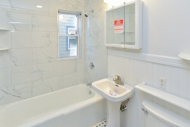 Building Photo - 33 Pershing Rd