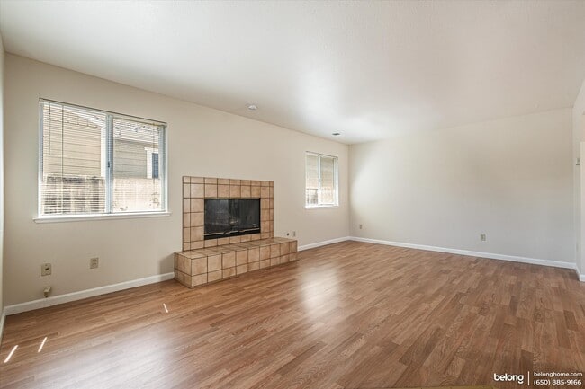 Building Photo - 1659 Thrush Ave