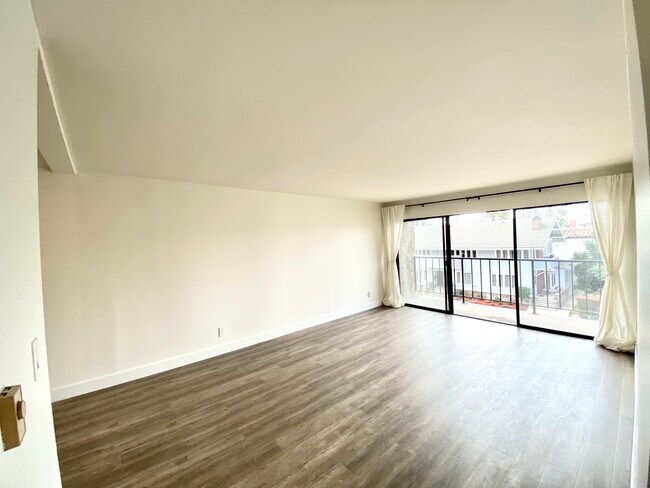 Building Photo - 1803 E Ocean Blvd
