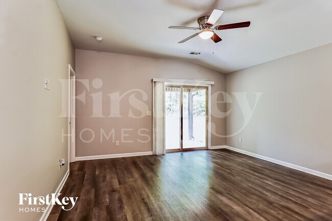 Foto del edificio - 321 Reed Way