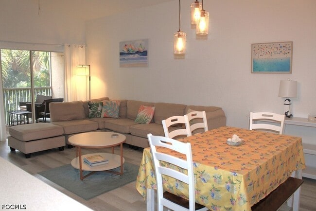 Building Photo - 15441 Bellamar Cir