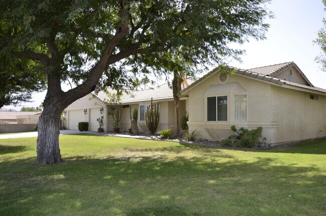 Foto del edificio - 42111 Sandy Bay Rd