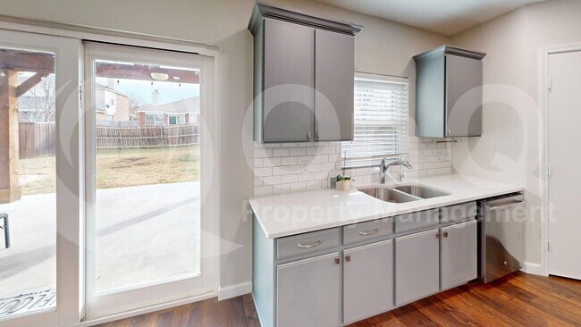 Building Photo - 2432 Tisbury Way
