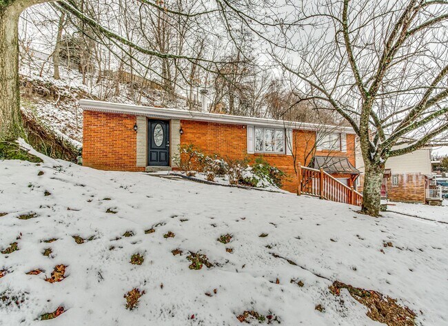 Foto del edificio - FULLY UPDATED 3 BEDROOM IN BALDWIN!! AVAIL...