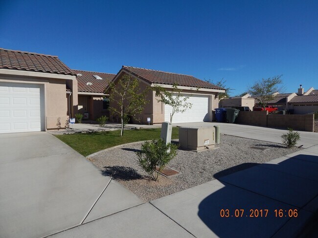 Building Photo - Larger 3 Bedroom Sunset Mountain Villas Co...