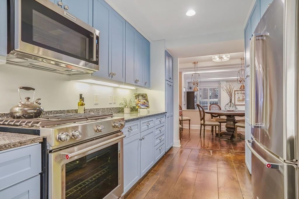 Primary Photo - 48 Beacon St