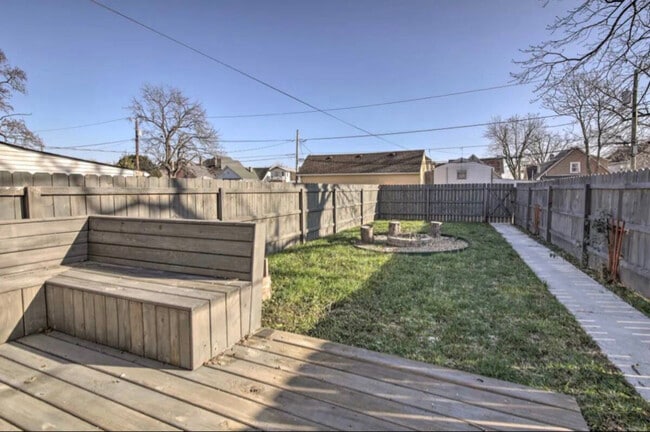 Building Photo - 339 N Walcott St