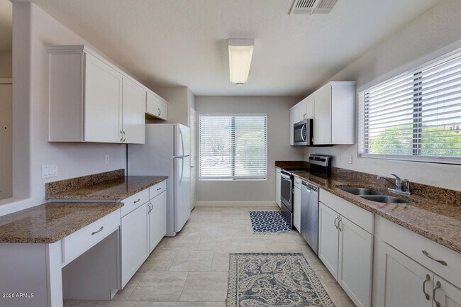 Building Photo - 3868 W Carlos Ln