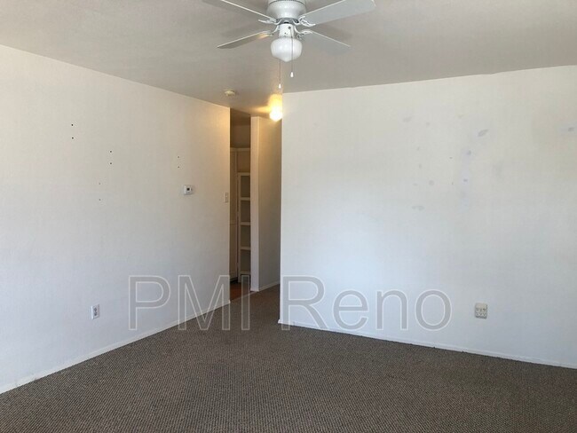 Building Photo - 865 N Maddux Dr