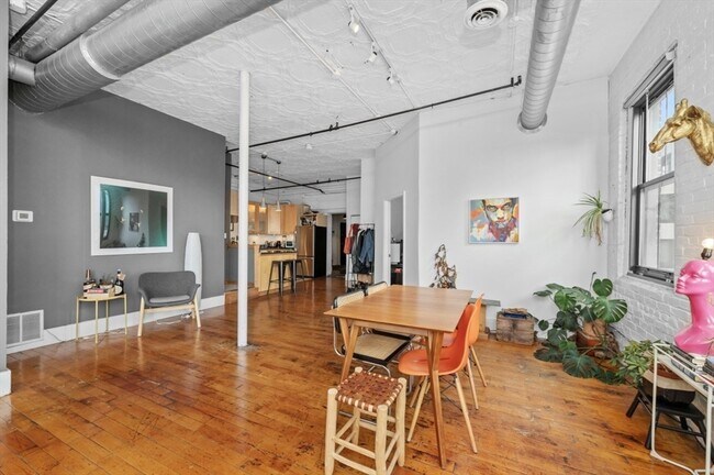Foto del edificio - 10 Williams St