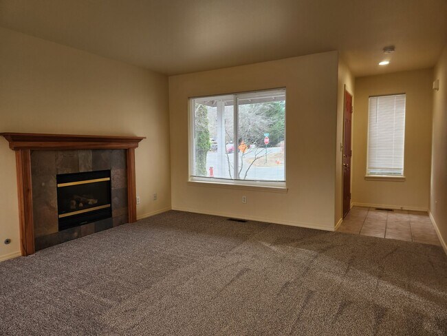 Foto del edificio - 4004 Glengary Rd