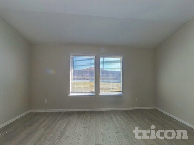 Foto del edificio - 532 Houndstooth Dr