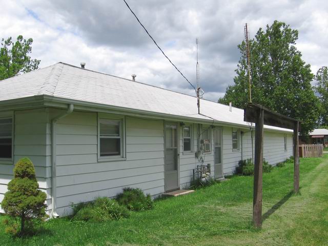 Building Photo - 1601 Pekin St