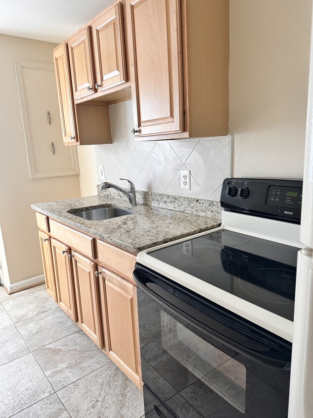 Foto principal - 9910 Oakdale Woods Ct