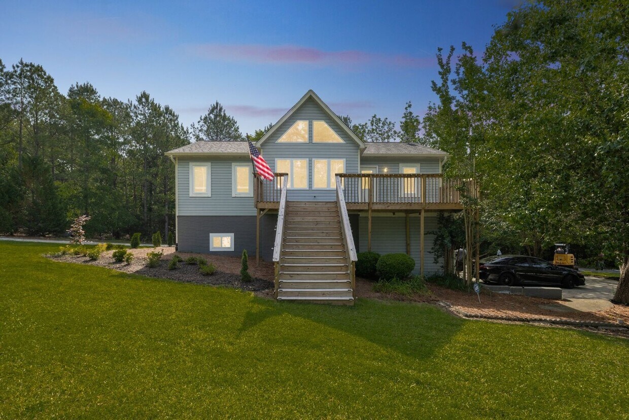 Primary Photo - Spacious 5BR House on 2 acres in Chapin!